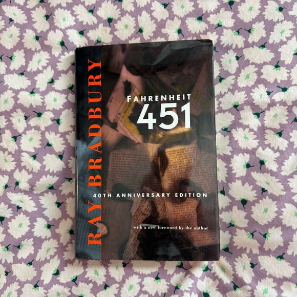 Signed 40th Anniversary Edition of Fahrenheit 451 by Ray Bradbury. - Picture 2 of 7